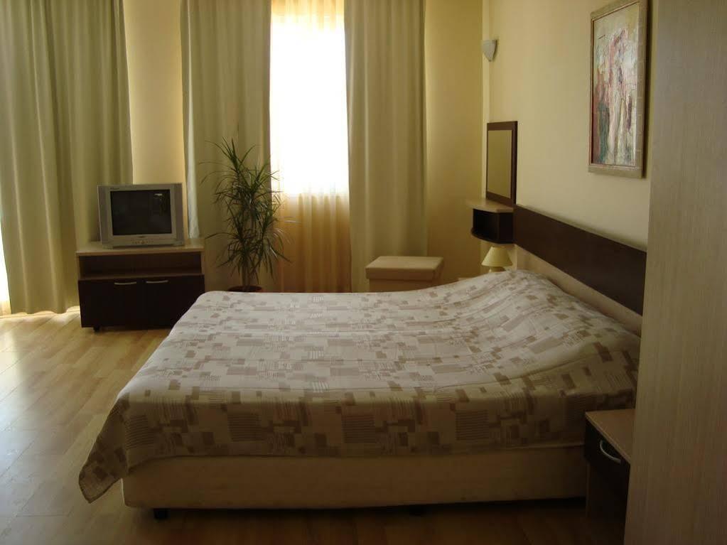Vechna R